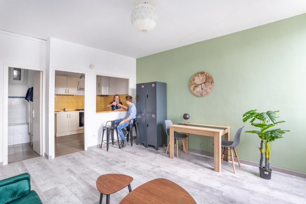Hostel Ambassade Bretonne Vieux-Port มาร์กเซย ภายนอก รูปภาพ