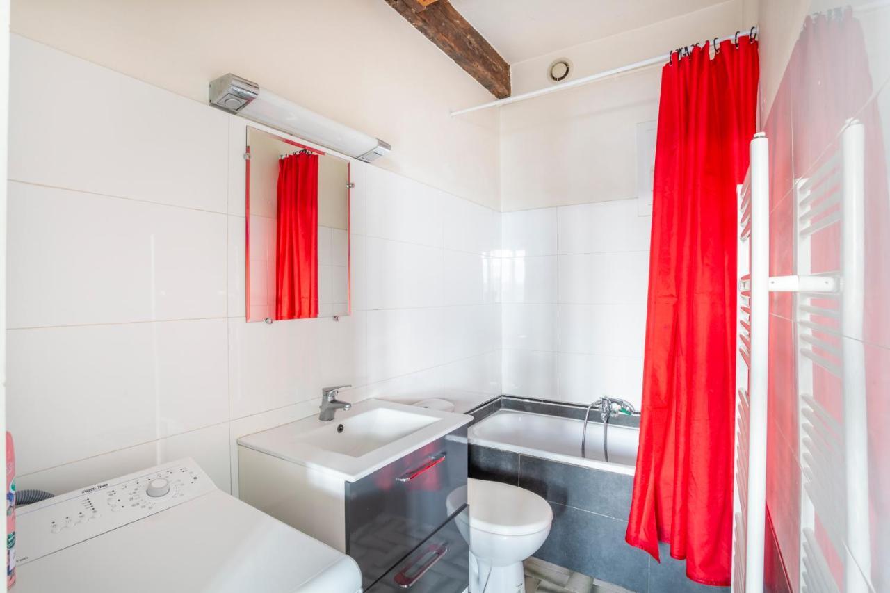 Hostel Ambassade Bretonne Vieux-Port มาร์กเซย ภายนอก รูปภาพ