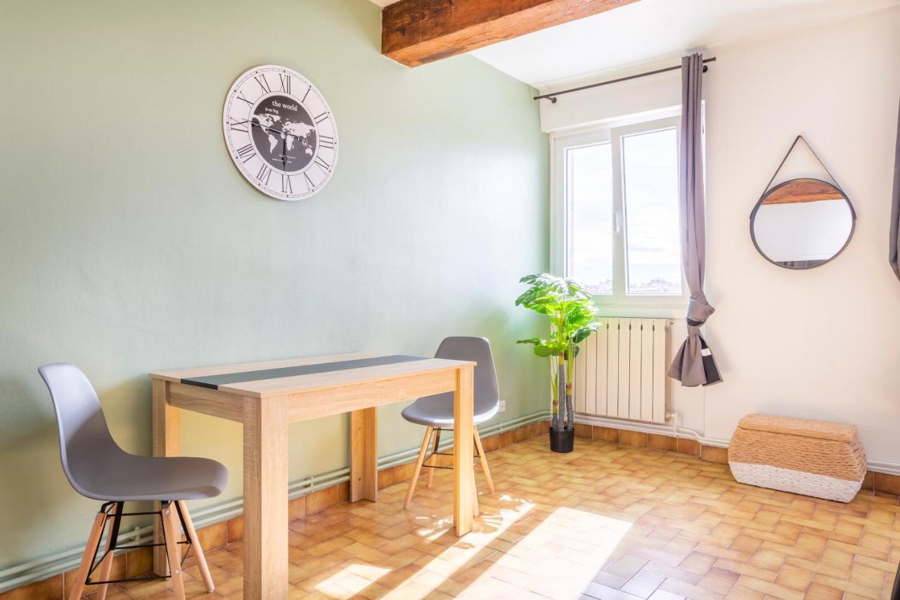 Hostel Ambassade Bretonne Vieux-Port มาร์กเซย ภายนอก รูปภาพ